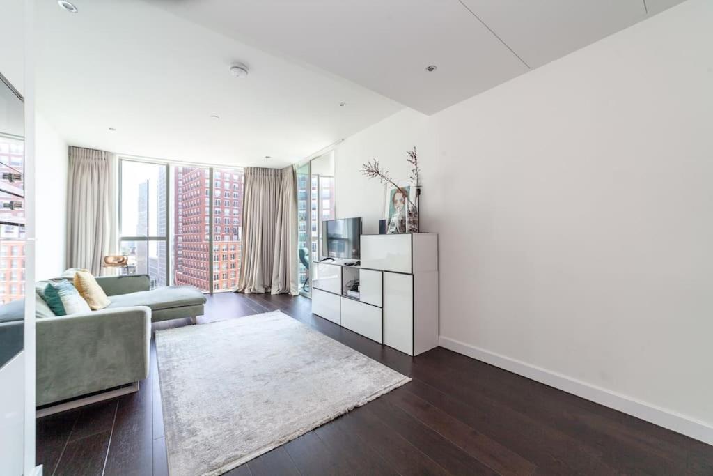 Full Of Light & Spacious 2br Residence, 9 Elms Appartamento *