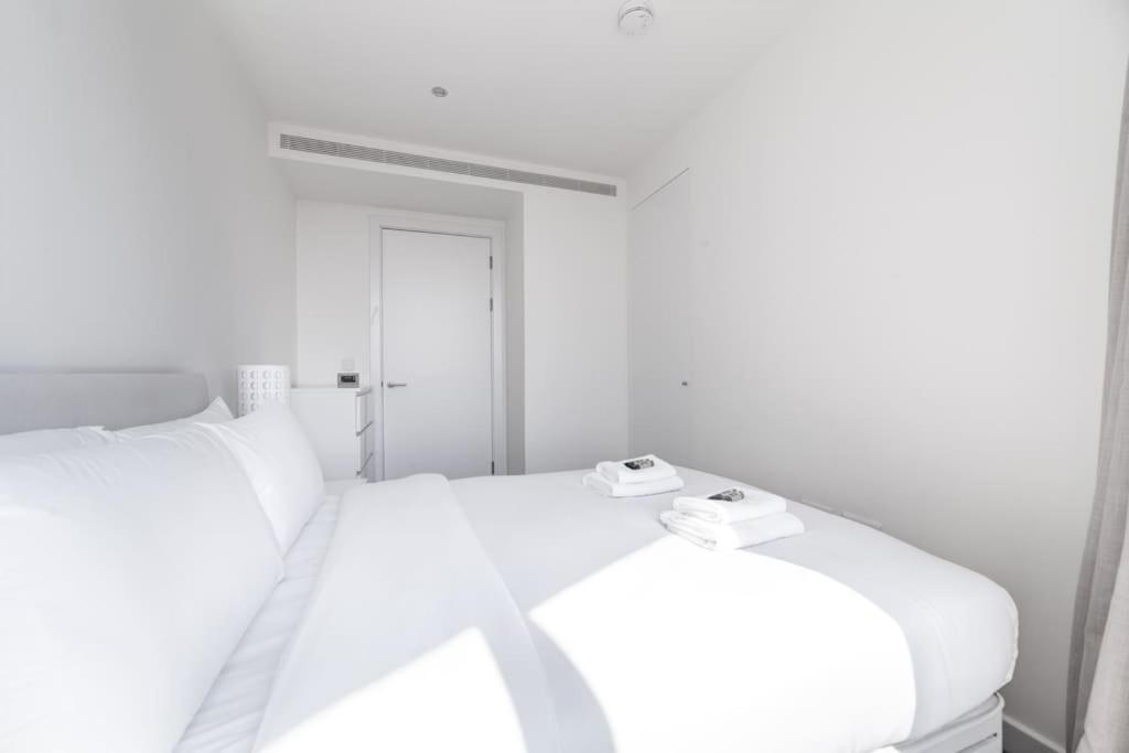 Full Of Light & Spacious 2br Residence, 9 Elms Appartamento Londra