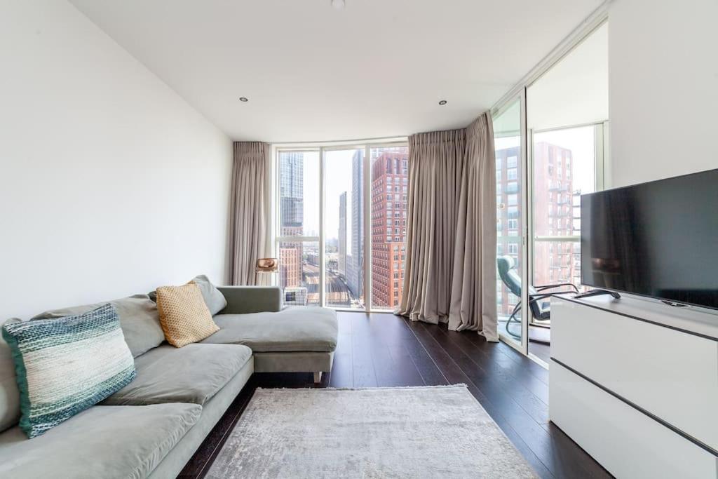 Full Of Light & Spacious 2br Residence, 9 Elms Appartamento